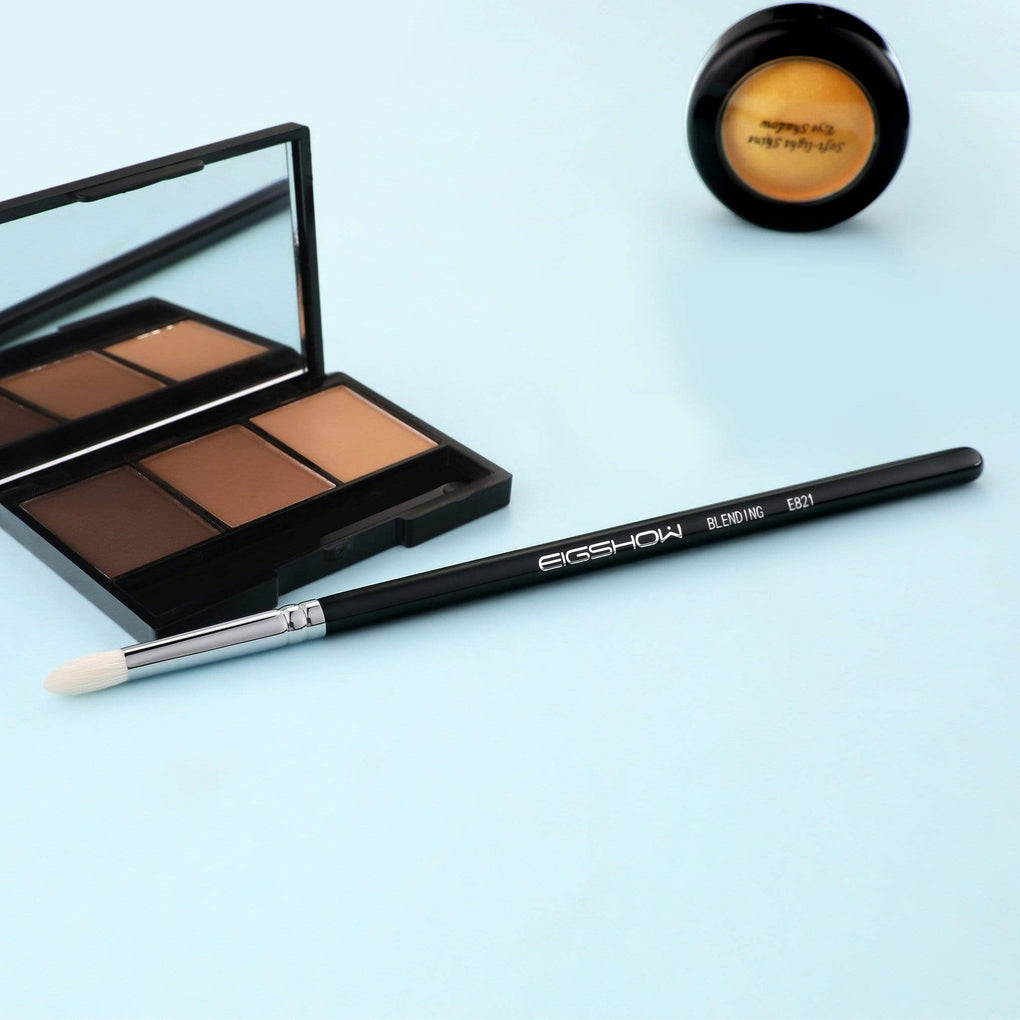 Chanel Smoky Eye – The Other End of the Brush