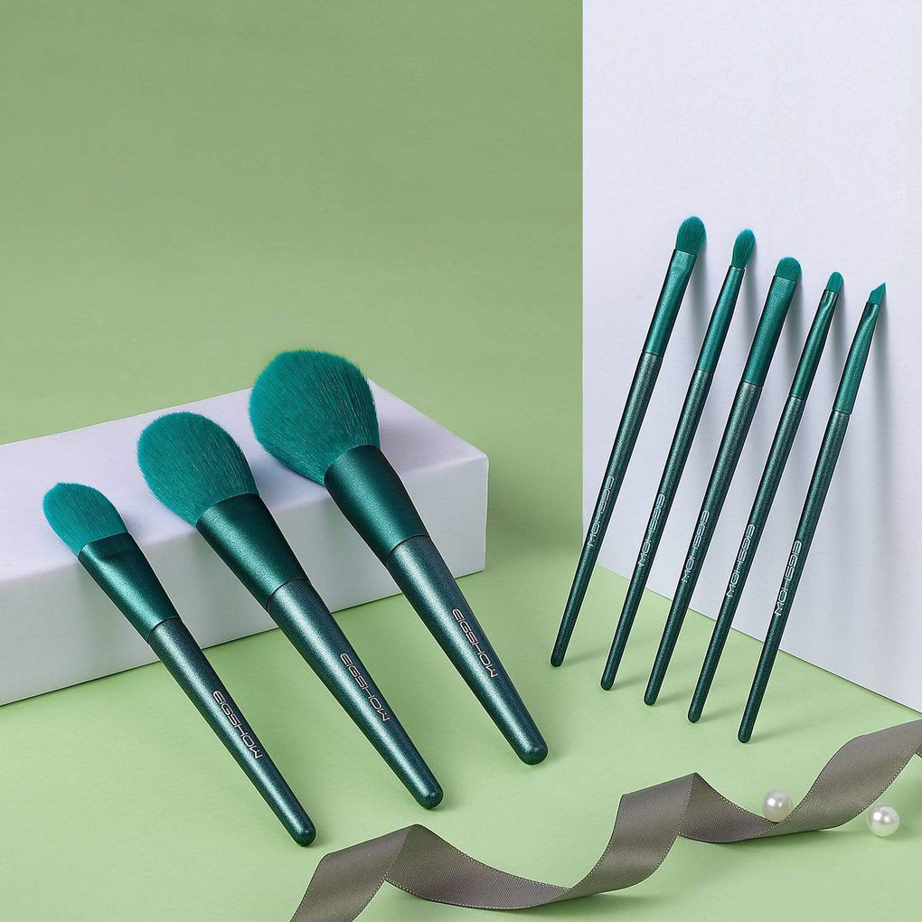 VEGAN SERIES - 8 PCS JADE GREEN BRUSH KIT, CYLINDER